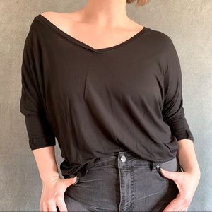 Loose High-Low Long Black V-Neck Top